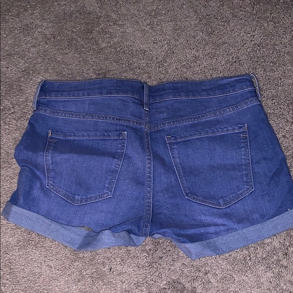 Old navy shorts. Never worn before. Size 8 - Picture 2 of 3